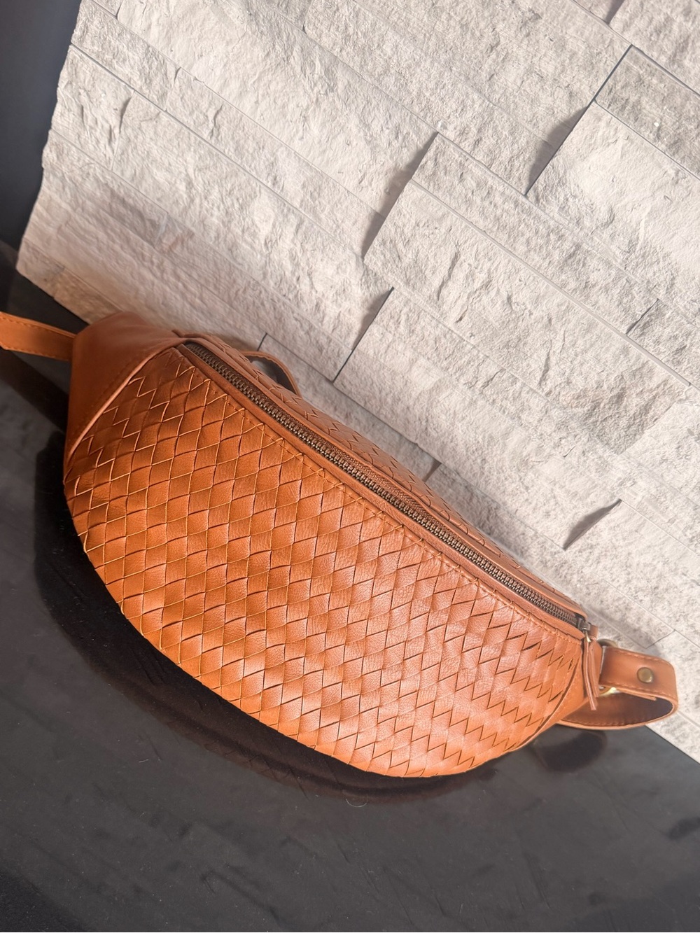 Mandrn Atlas Woven Leather Crossbody Belt Bag